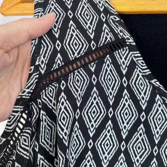 IZ Byer Geometric Print Cut Out Shoulder Long Sleeve Boho Blouse Size XL Maximal - Picture 9 of 13